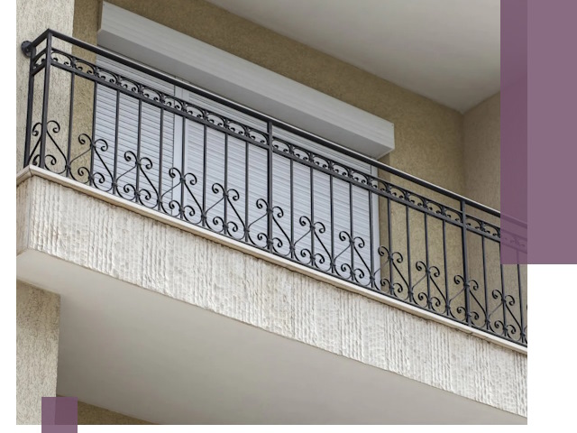 Балконные ограждения из металла и стекла в Южном-Сахалинске для домов