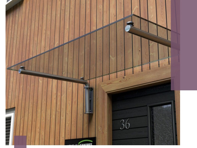 Стеклянные козырьки на входы и фасады в Южном-Сахалинске